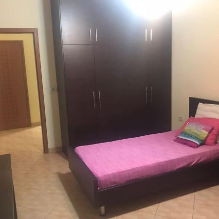 Lovely 2 Bedroom Apartment 地拉那 外观 照片