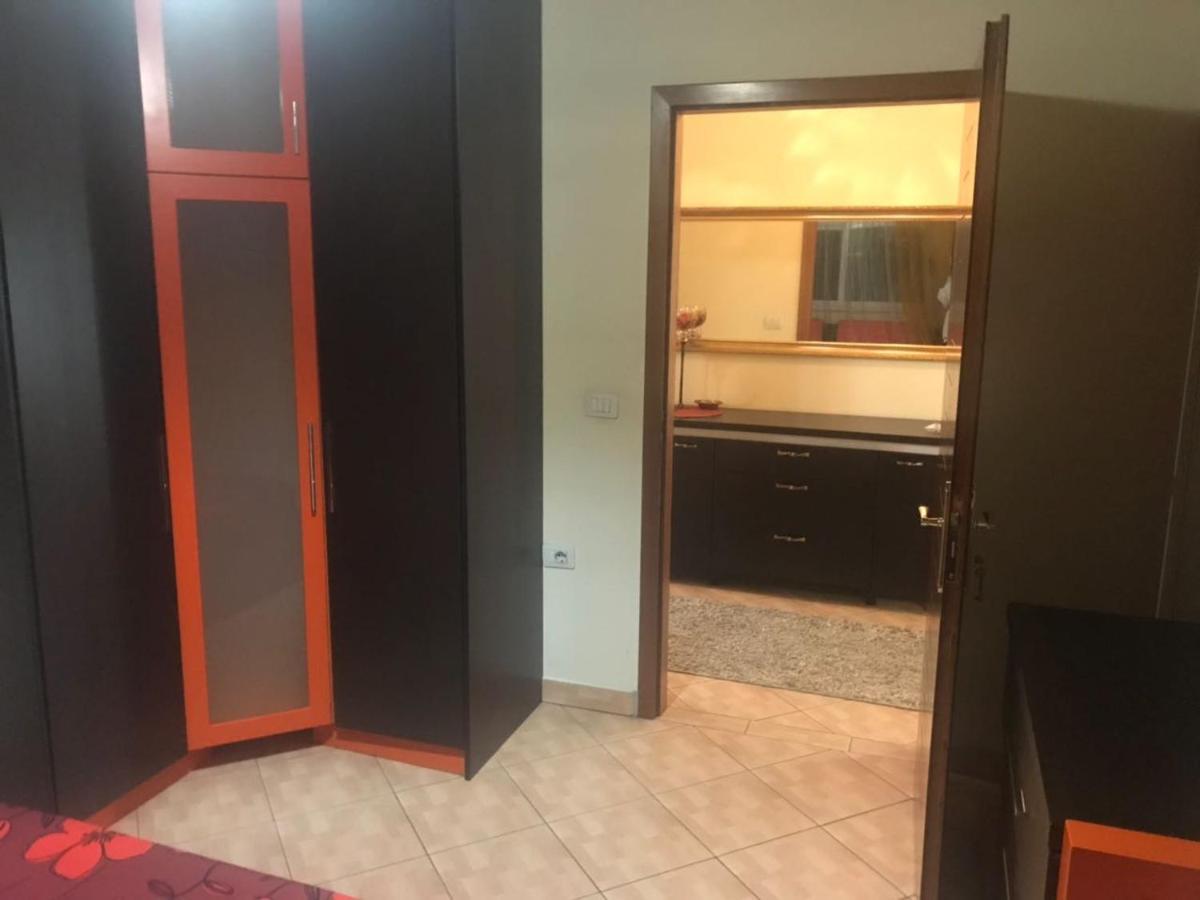 Lovely 2 Bedroom Apartment 地拉那 外观 照片