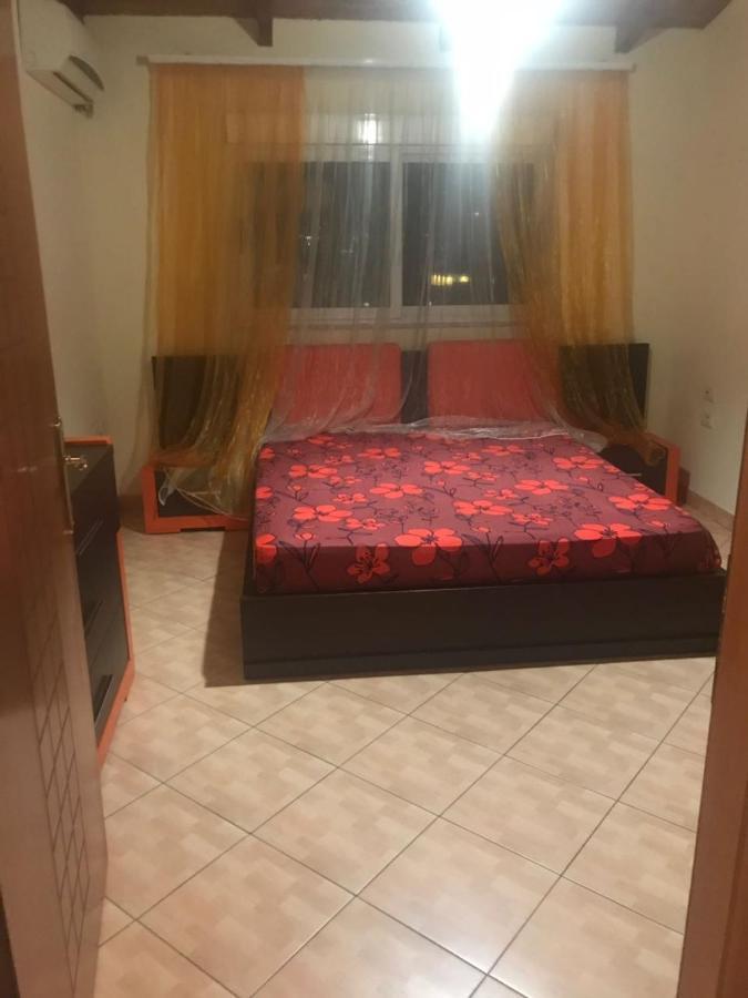 Lovely 2 Bedroom Apartment 地拉那 外观 照片