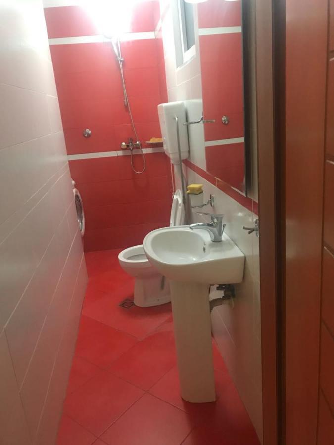 Lovely 2 Bedroom Apartment 地拉那 外观 照片