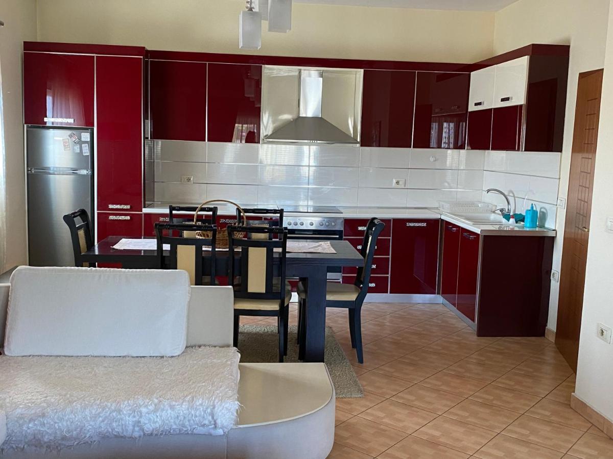 Lovely 2 Bedroom Apartment 地拉那 外观 照片